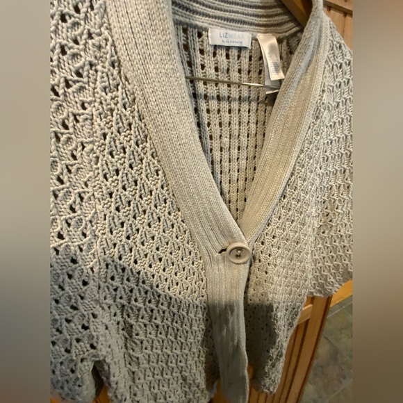 Elegant Open-Knit Cardigan in Light Gray - Picture 2 of 3